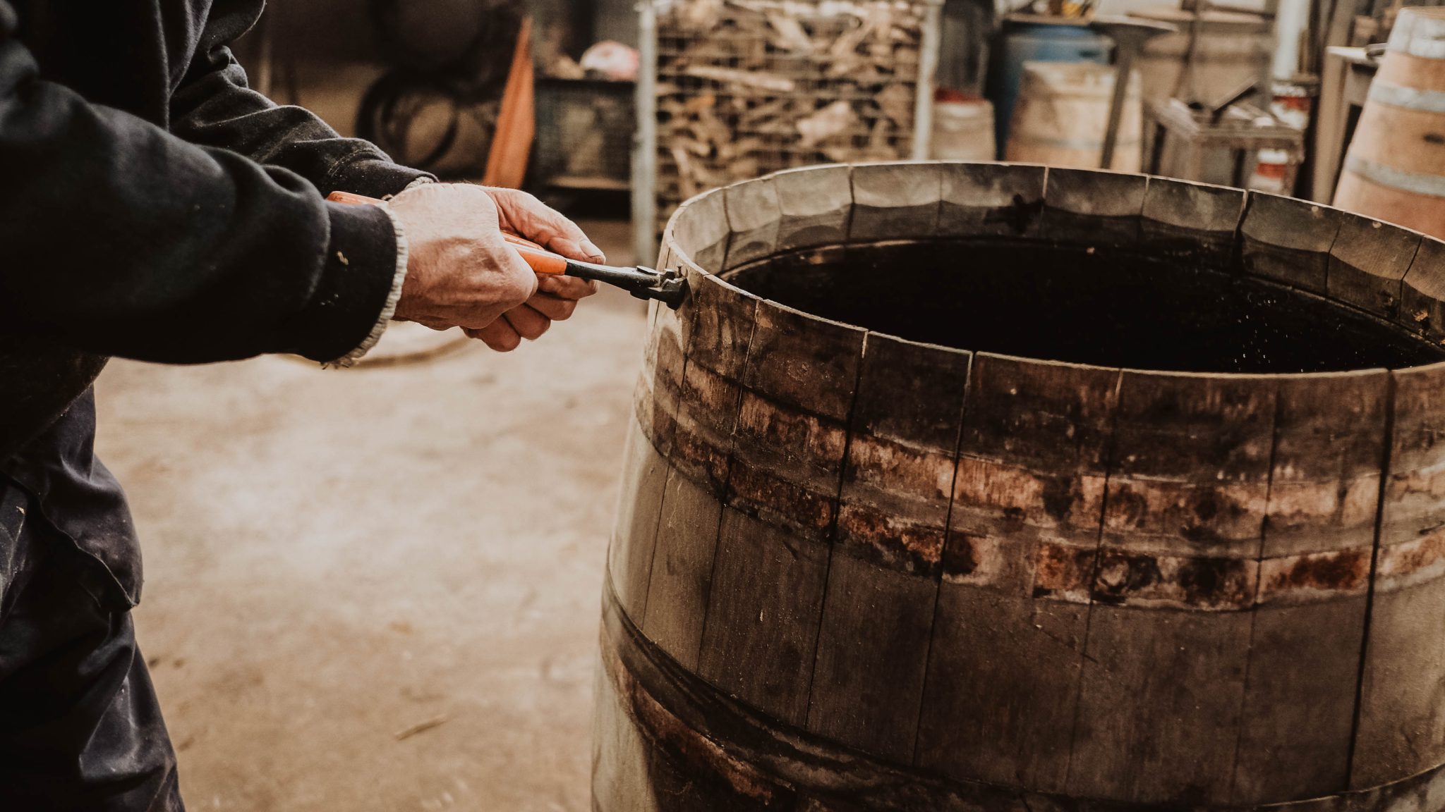 What happens if a barrel leaks? Luso Barrel